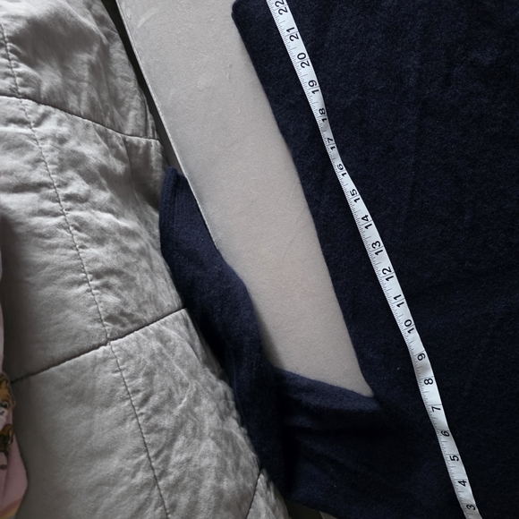 Massimo Dutti Men's Deep Blue Crewneck Sweater - Picture 5 of 7